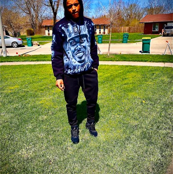 Meet your Posher, Dray - Picture 1 of 1